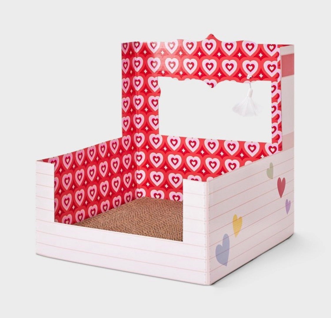 Kissing 😘 /Hissing Booth Cat Scratcher Toy