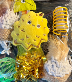 Furprize! Durian- green, Assorted Catnip Infusion Toys